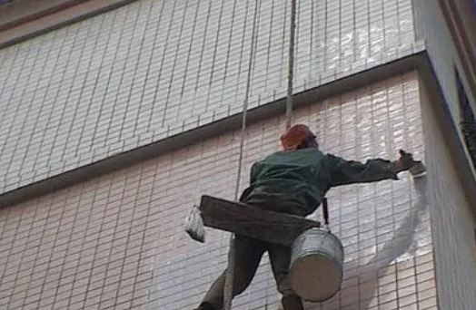 郴州市卫生间漏水维修公司分享下郴州市外墙防水的必要性。